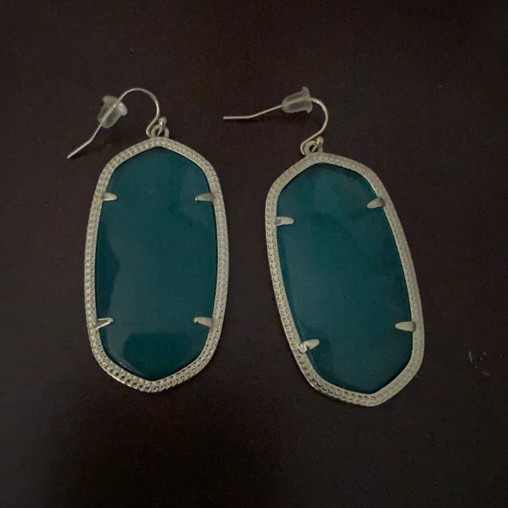 Emerald green and gold earrings!